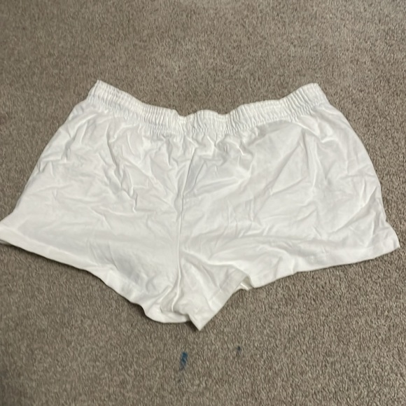 Women’s Tennis Shorts - Picture 2 of 2